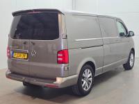 Volkswagen Transporter 2.0 TDI L2H1 DC Highline | 2017 | 343.851 km | Automaat | V236JR | NAP: Logisch
