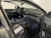 Peugeot | 5008 | 1.2 PureTech Blue Lease Premium | 2018 | 198.803 km | RN799L | Logisch