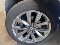 Volkswagen | Transporter | 2.0 TDI L2H1 DC Trendline | 2017 | 271.554 km | V463BH | Logisch