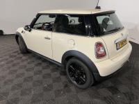 Mini | Mini | 1.6 One Chili Final Edition | 2014 | 127.334 km | 3THZ99 | Logisch