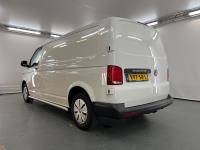 Volkswagen Transporter 2.0 TDI L2H1 28 Highline | 2023 | 254,353 km | Automatic | VVT58L | NAP: Makes sense