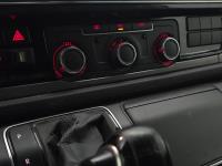 Volkswagen Transporter 2.0 TDI L2H1 DC Highline | 2017 | 343.851 km | Automaat | V236JR | NAP: Logisch