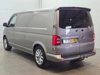 Volkswagen Transporter 2.0 TDI L2H1 DC Highline | 2017 | 343.851 km | Automaat | V236JR | NAP: Logisch