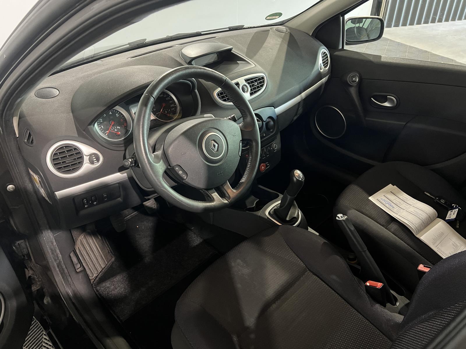 Renault | Clio | 1.2-16V Collection | 2009 | 176.659 km | 96HXJ9 | Logisch