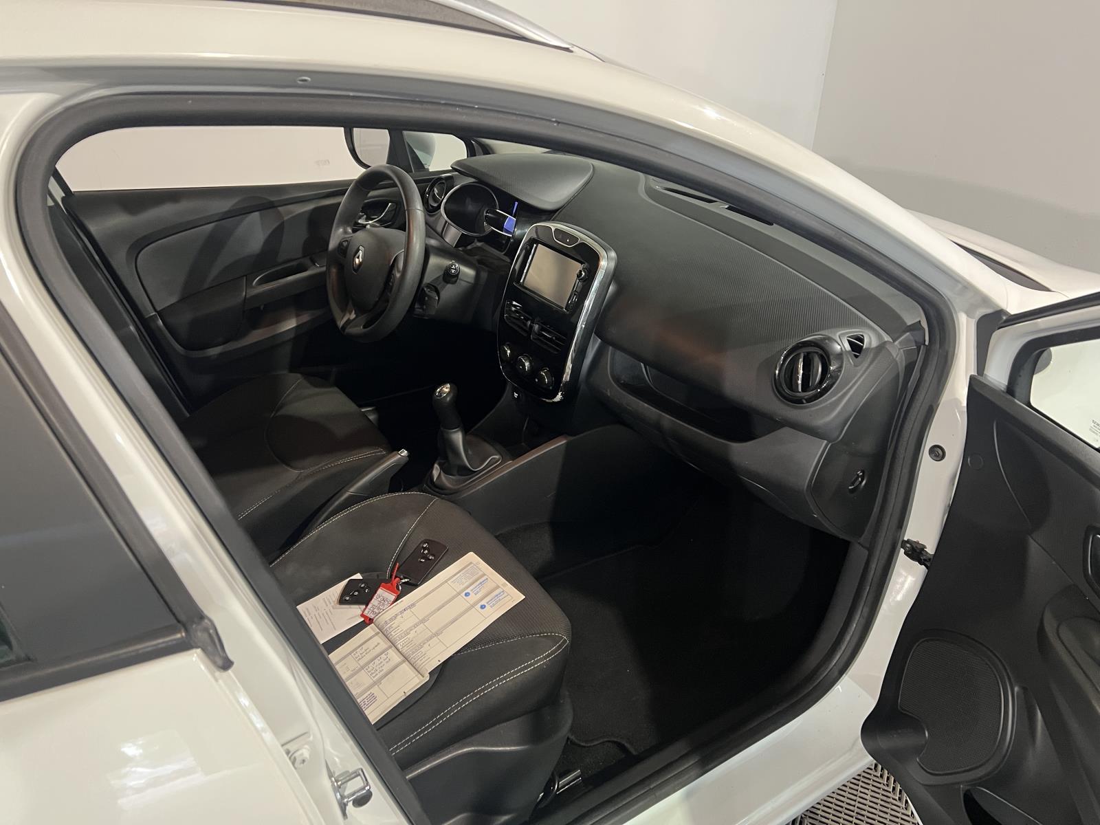 Renault | Clio Estate | 1.5 dCi ECO Expression | 2015 | 295.474 km | 5ZHD20 | Logisch