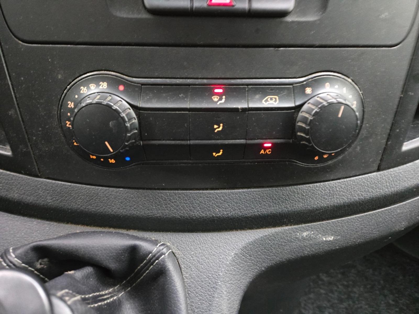 Mercedes-Benz Vito 111 CDI Lang Bestelauto van het Jaar editie | 2017 | 290.090 km | V801DR | NAP: Logisch