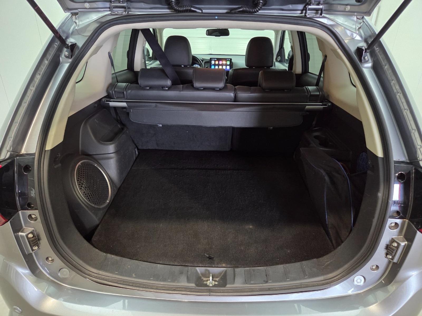 Mitsubishi Outlander 2.0 PHEV Executive Edition | 2015 | 423,443 km | Automatic | HS244V | NAP: Reasonable