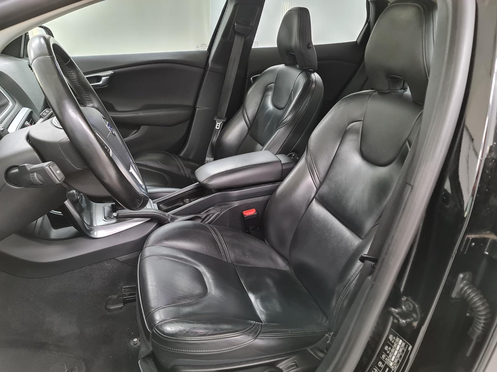 Volvo V40 1.6 D2 Summum | 2013 | 329,819 km | 15ZRK6 | NAP: Makes sense