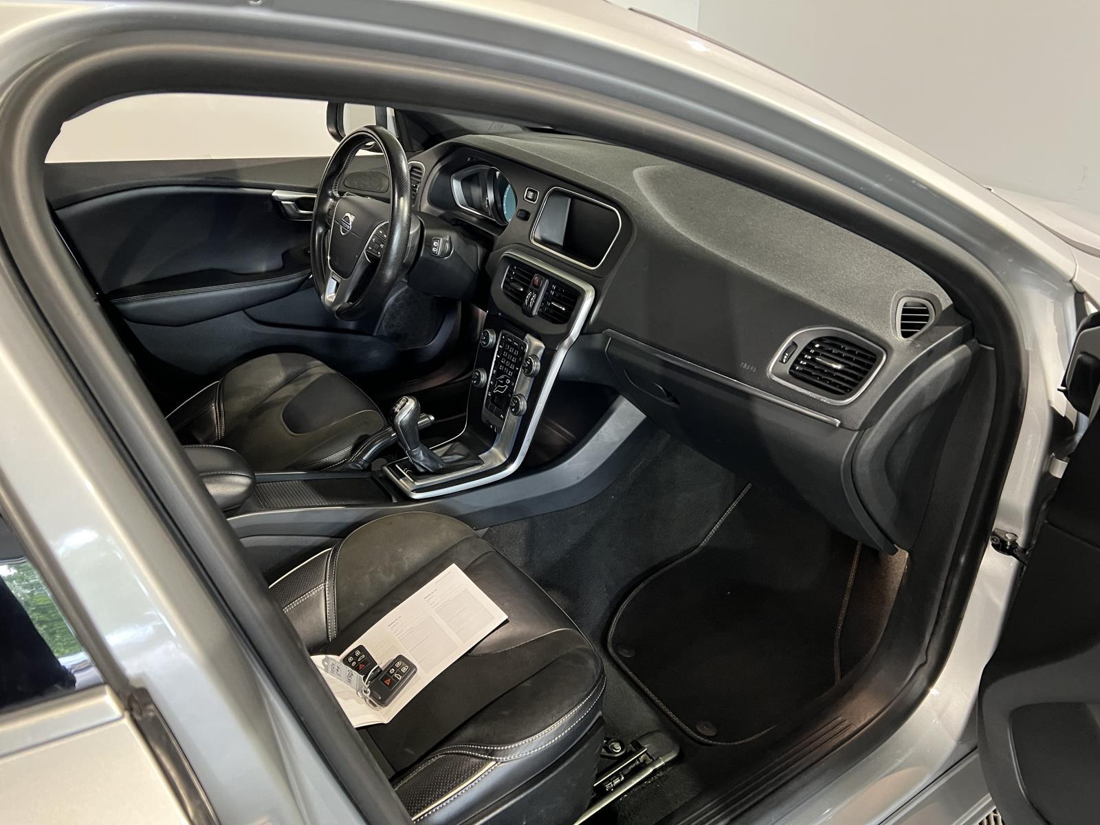 Volvo | V40 | 2.0 D2 Ocean Race Business | 2015 | 256.668 km | HN300B | Geen oordeel