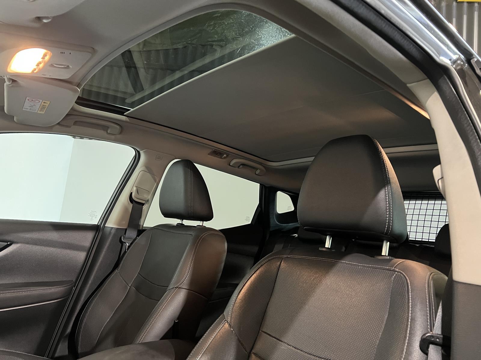 Nissan | Qashqai | 1.2 Premier Edition | 2014 | 90.715 km | J048BR | Geen oordeel
