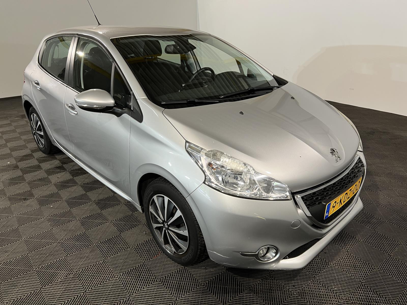 Peugeot | 208 | 1.2 VTi Envy | 2013 | 112.888 km | 9KDZ00 | Logisch