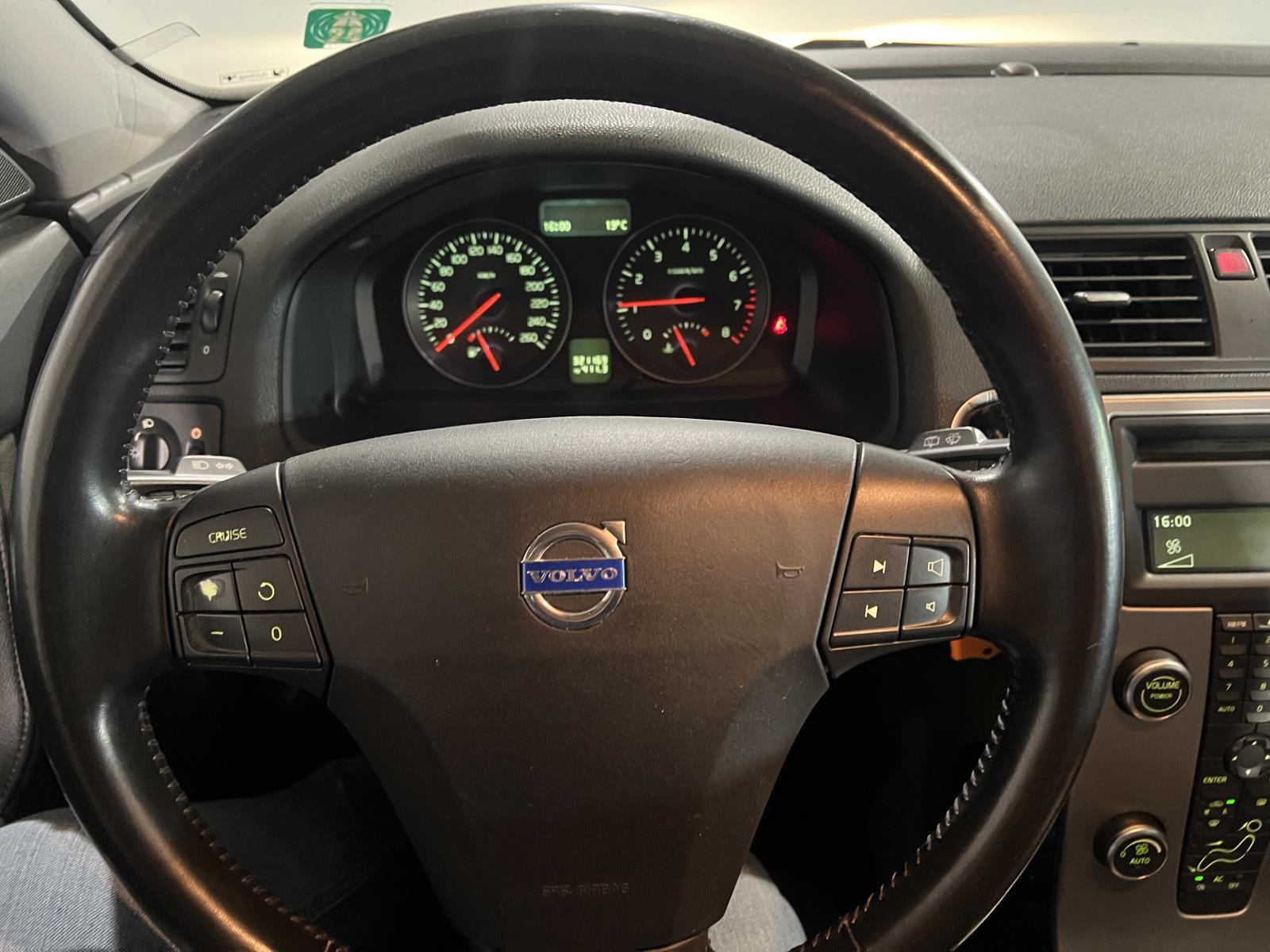 Volvo | V50 | 2.0 Momentum | 2009 | 321,169 km | 53JZG3 | Logical