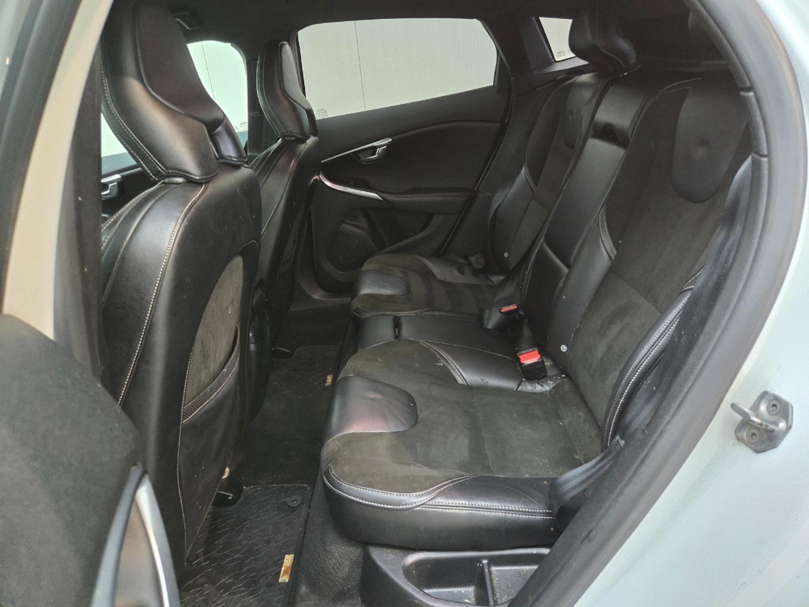 Volvo V40 2.0 D2 R-Design Business | 2015 | 445.268 km | GT723H | NAP: Logisch