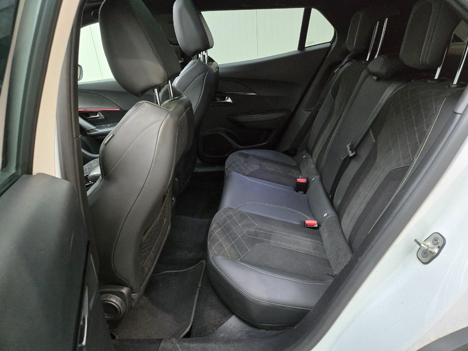 Peugeot 2008 1.2 PureTech Allure Pack | 2022 | 90.679 km | Automaat | GPB65P | NAP: Geen oordeel