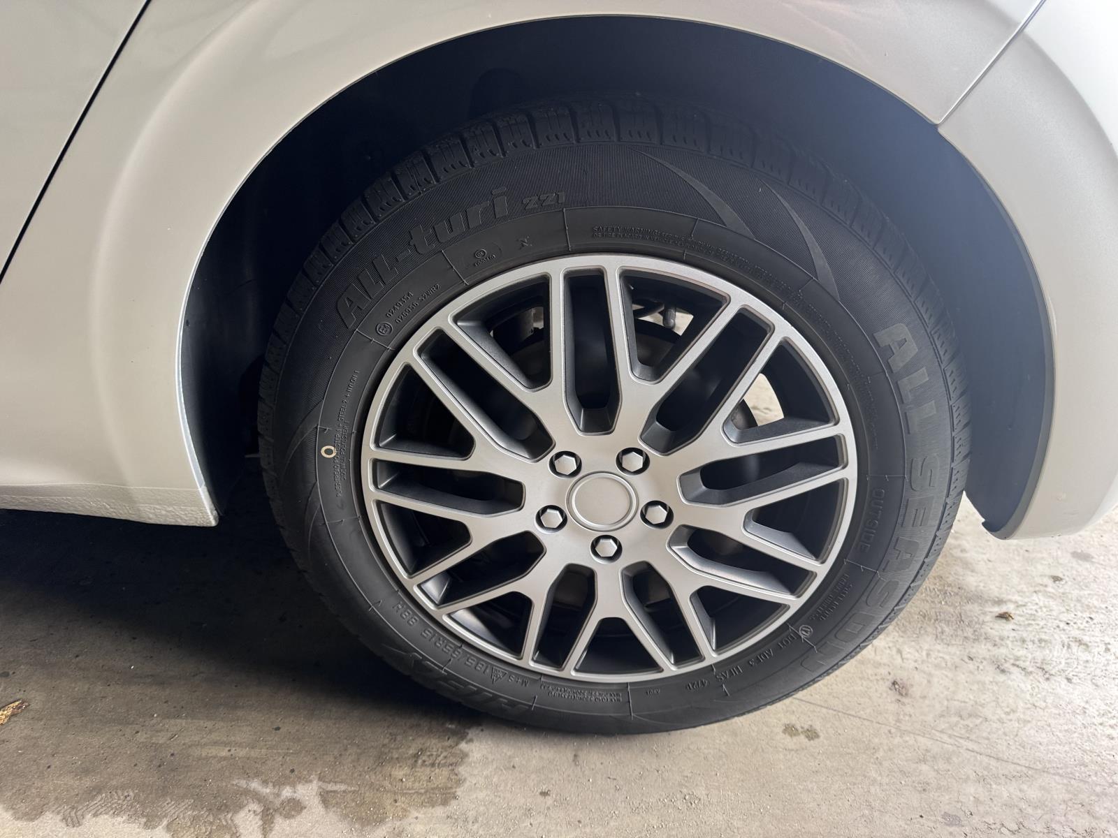 Peugeot | 208 | 1.2 VTi Allure | 2015 | 146,433 km | JV227N | No rating