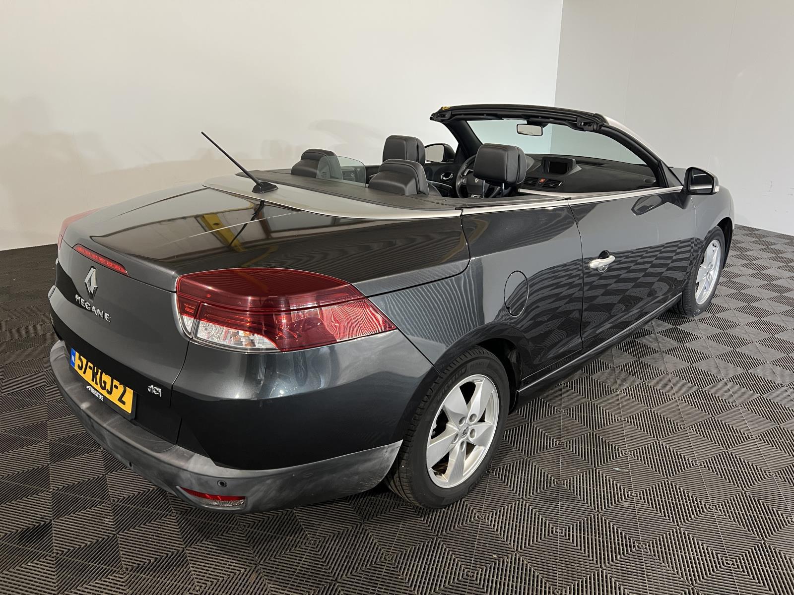 Renault | Mégane Coupé-Cabriolet Automatic | 1.5 dCi Dynamique | 2010 | 129,453 km | 57RGJ2 | No rating