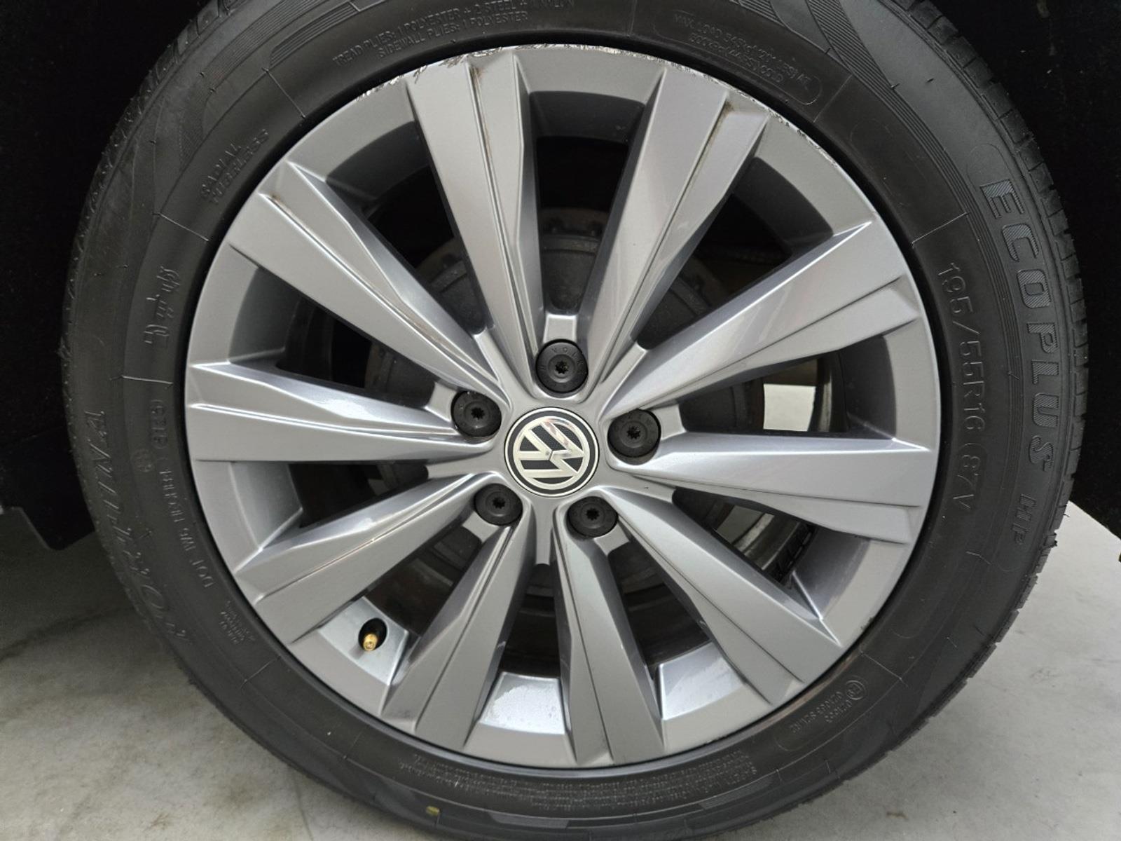 Volkswagen Polo 1.0 TSI Comfortline | 2018 | 185,436 km | SH588L | NAP: Logical