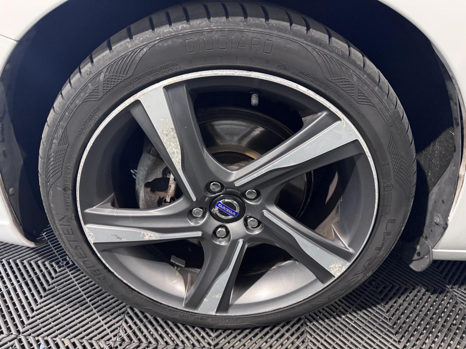 Volvo | S60 | 1.6 D2 R-Design | 2014 | 216.844 km | 8TKD90 | Logisch