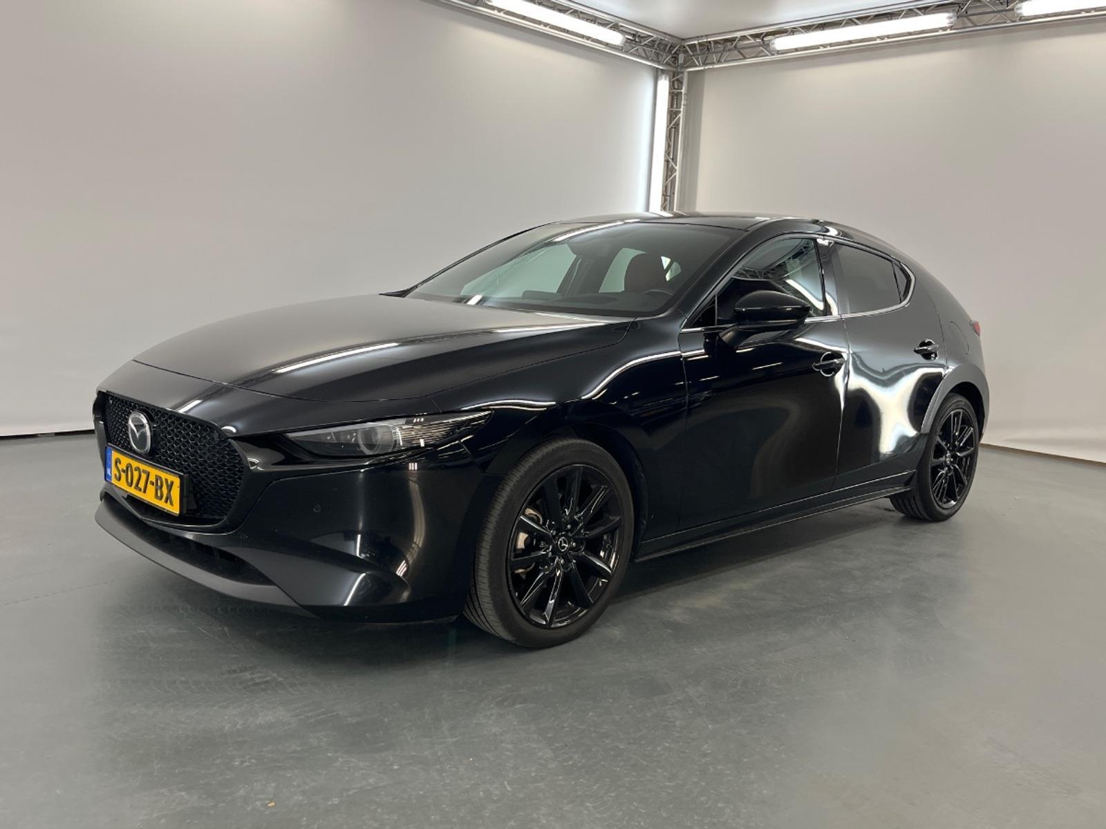 Mazda 3 2.0 e-SkyActiv-X M Hybrid 186 Luxury | 2023 | 184.880 km | S027BX | NAP: Logisch