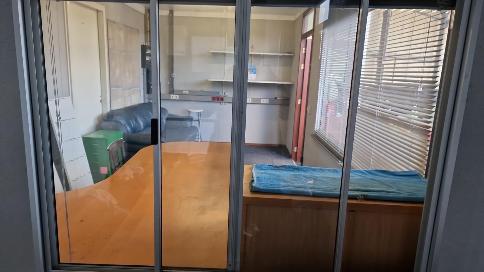 Kantoor Unit met wc 
