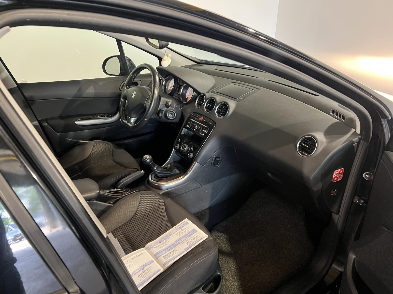 Peugeot | 308 | 1.6 VTi Style | 2013 | 291,659 km | 8XLG93 | No rating