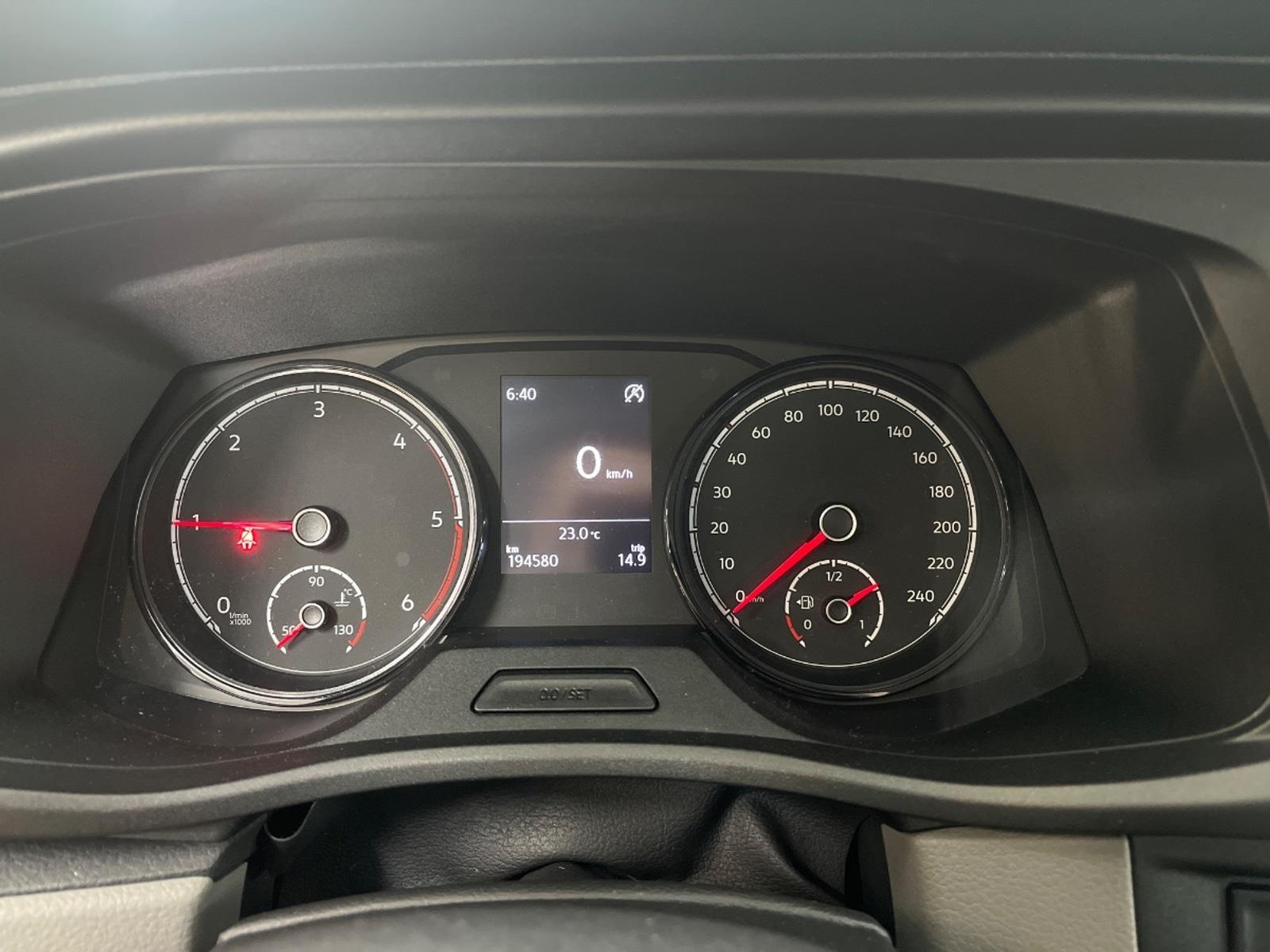 Volkswagen Transporter Kombi 2.0 TDI L2H1 Personenbus | 2023 | 194.580 km | T073PV | NAP: Logisch