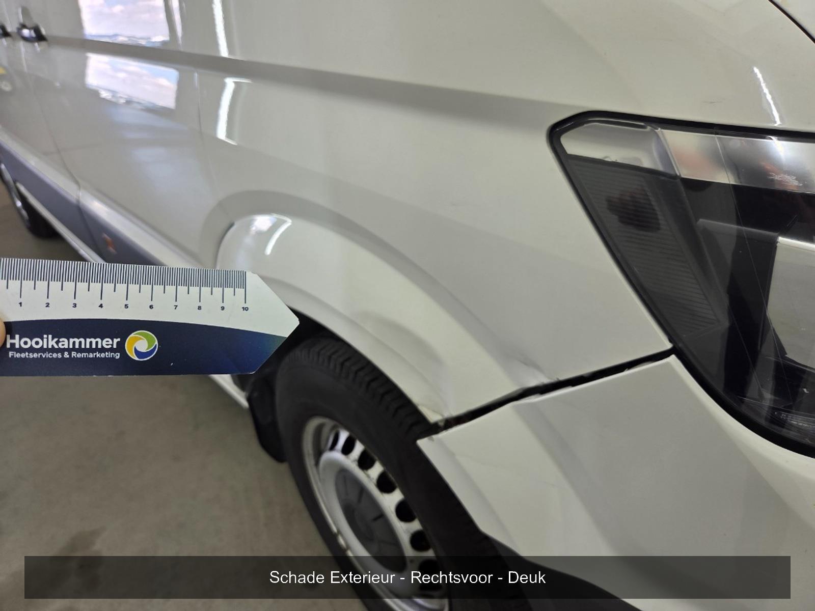 Volkswagen Crafter 35 2.0 TDI L3H3 DC Trendline | 2018 | 181.960 km | Automaat | VZB58F | NAP: Geen oordeel