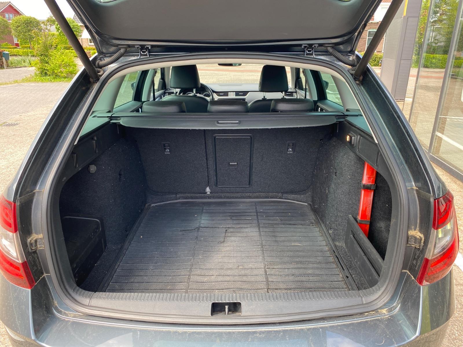 Skoda Octavia Combi 1.5 TSI Greentech Style Business Stationwagen | 2018 | 144.850 km | Automaat | RK561T | NAP: Logisch