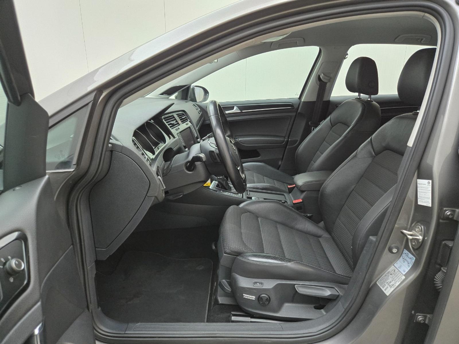 Volkswagen Golf 1.6 TDI Highline | 2014 | 202,590 km | Automatic | 9XNR83 | NAP: Makes sense