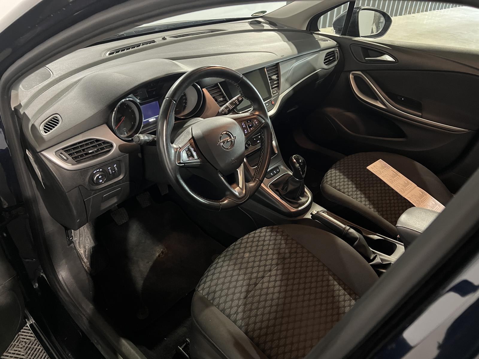 Opel | Astra Sports Tourer | 1.0 Turbo Business+ | 2019 | 136.959 km | Z081KN | Geen oordeel