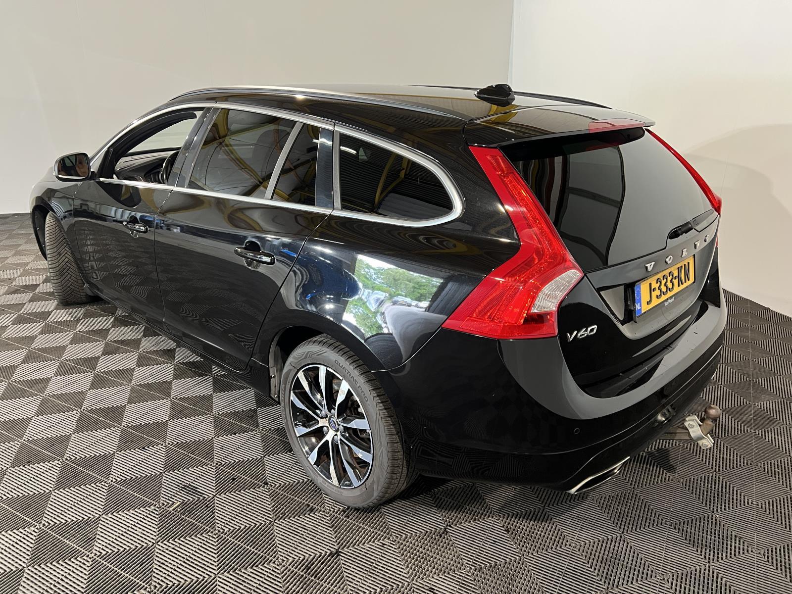 Volvo | V60 | 2.0 D3 Summum | 2017 | 210.963 km | J333KN | Geen oordeel