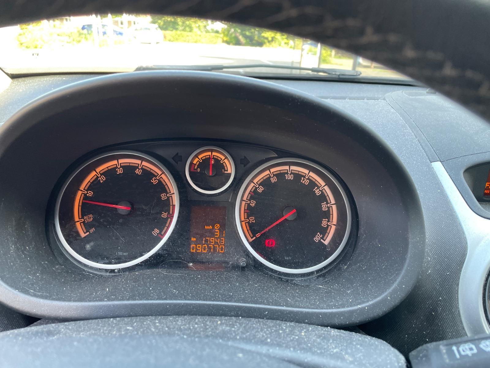 Opel Corsa 1.4-16V Design Edition | 2013 | 90,769 km | 7KFD98 | NAP: Makes sense
