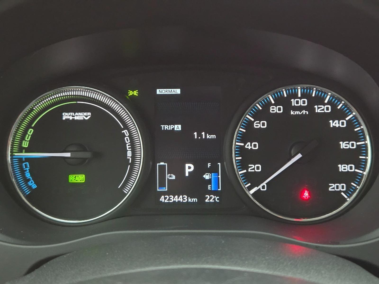 Mitsubishi Outlander 2.0 PHEV Executive Edition | 2015 | 423,443 km | Automatic | HS244V | NAP: Reasonable