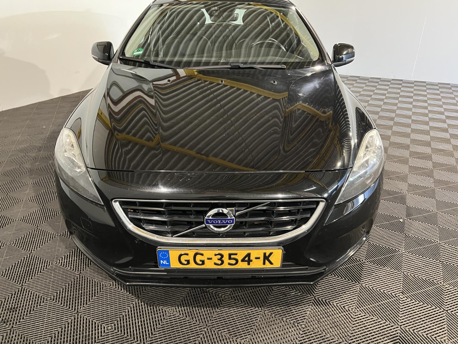 Volvo | V40 | 2.0 D2 Momentum | 2015 | 276.233 km | GG354K | Logisch