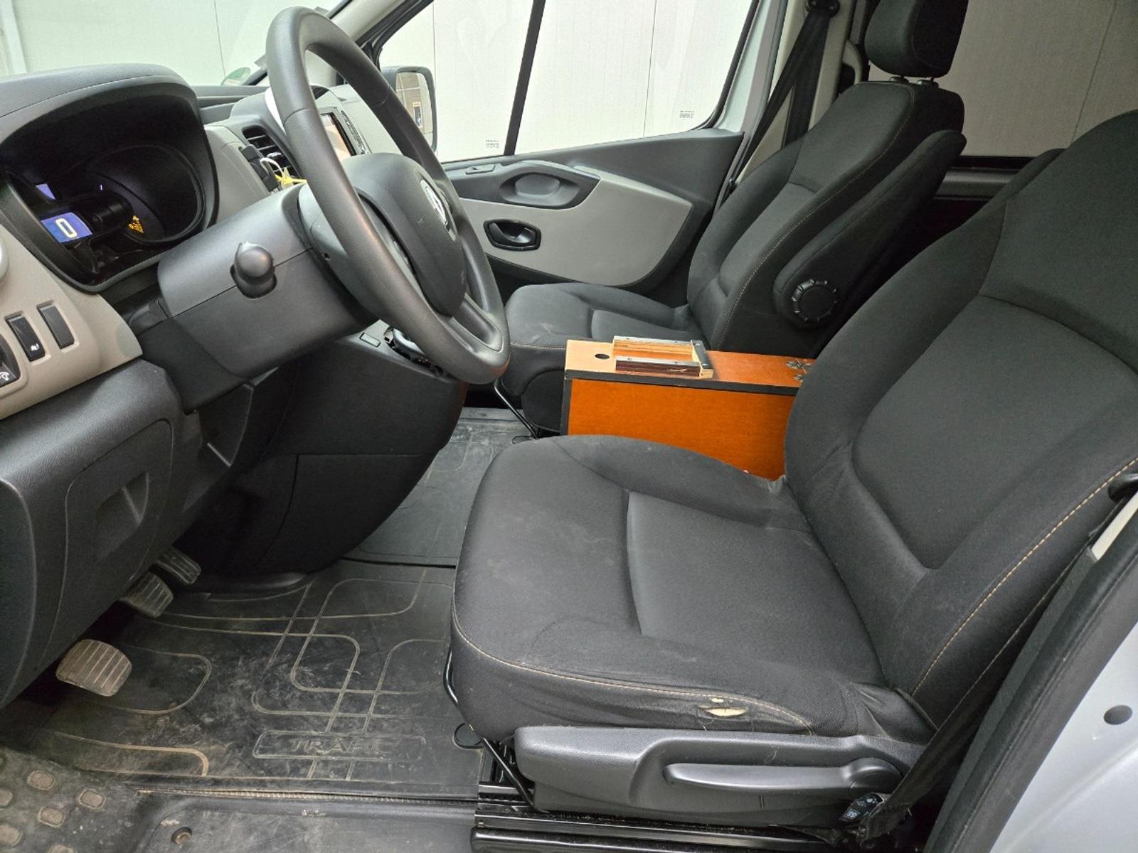 Renault Trafic 1.6 dCi T29 L2H1 DC Generic | 2016 | 141,233 km | V16DFD | NAP: No rating