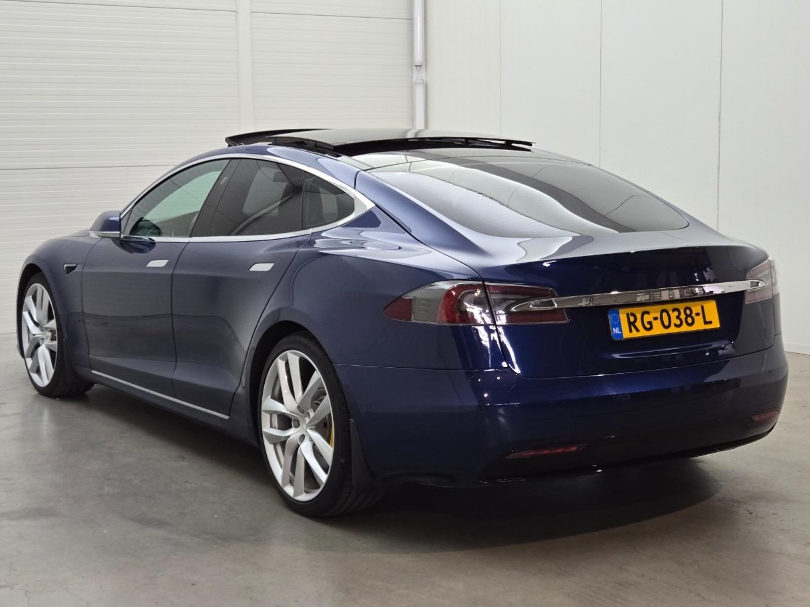 Tesla Model S 75D Base | 2017 | 152,011 km | Automatic | RG038L | NAP: Makes sense