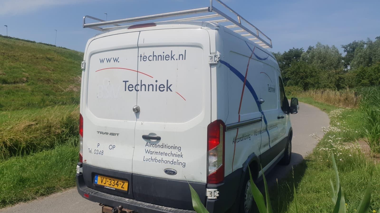 Ford | Transit | 330 2.2 TDCI L2H3 Ambiente | 2014 | 324,795 km | VJ334Z | Logical