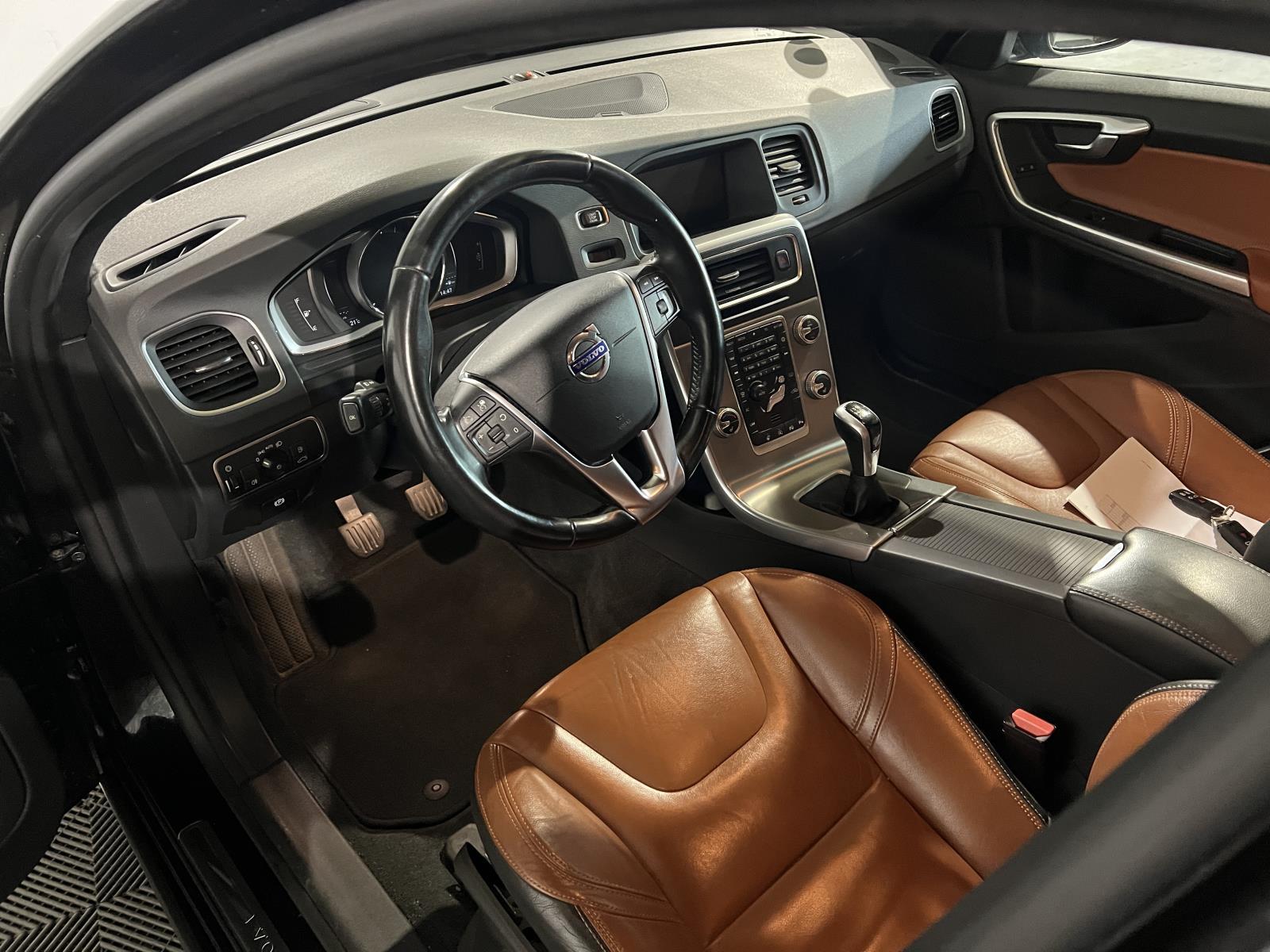 Volvo | V60 | 2.0 D3 Summum | 2017 | 210.963 km | J333KN | Geen oordeel
