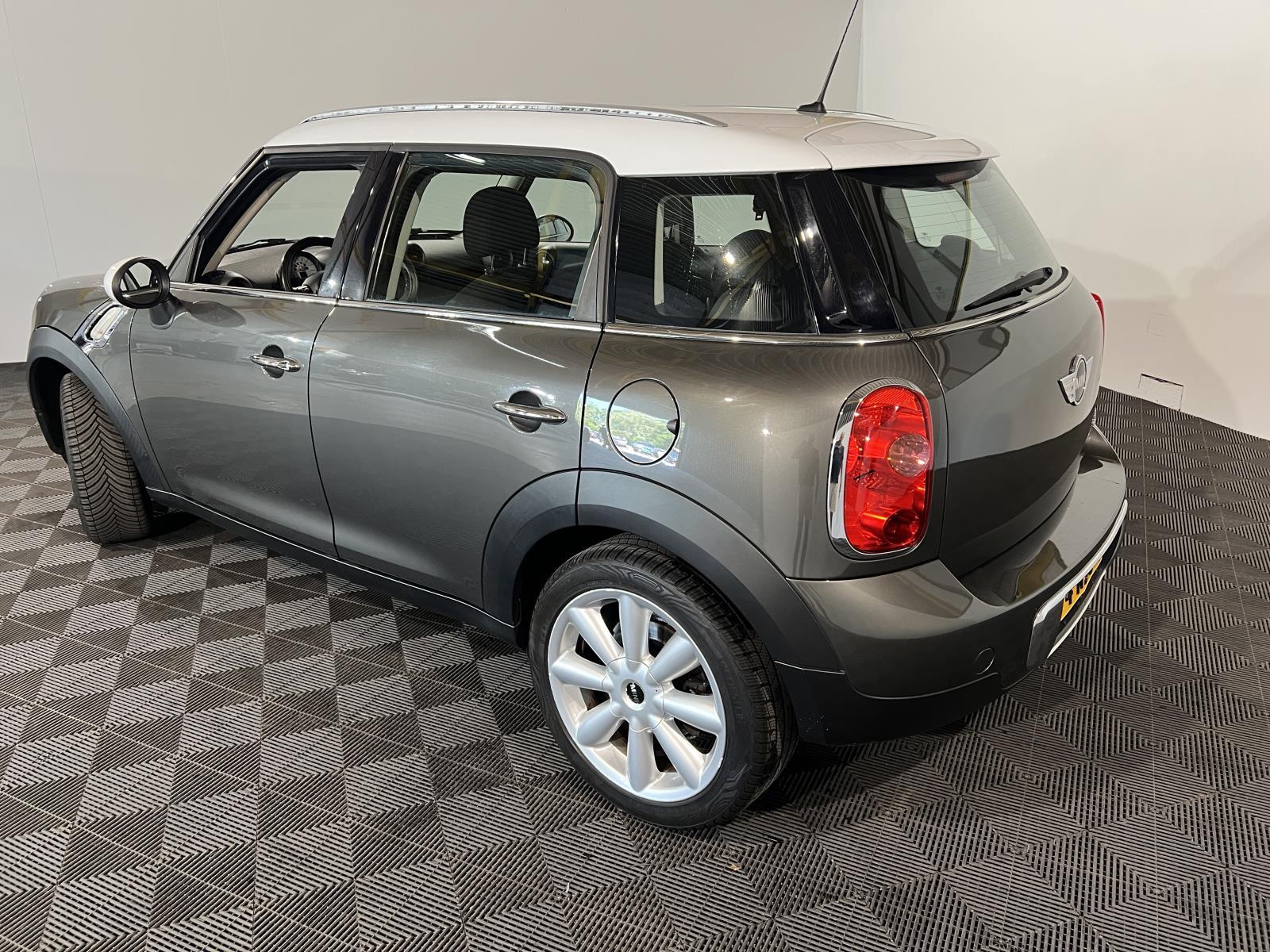 Mini | Countryman | 1.6 Cooper Pepper | 2010 | 205.477 km | 74NJG4 | Logisch