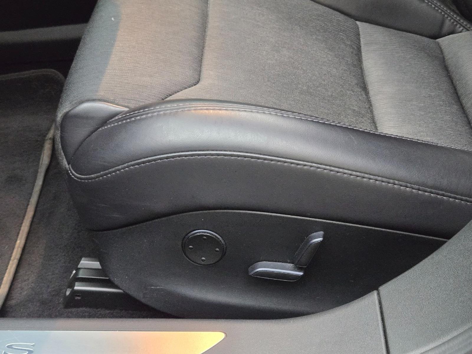 Tesla Model S 75D Base | 2017 | 152,011 km | Automatic | RG038L | NAP: Makes sense