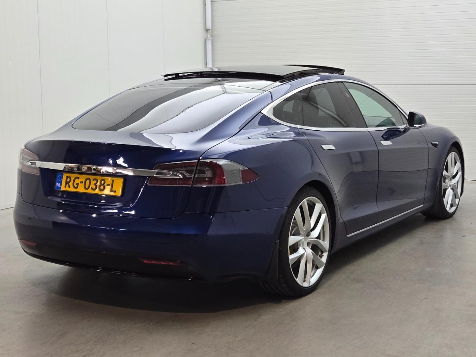 Tesla Model S 75D Base | 2017 | 152,011 km | Automatic | RG038L | NAP: Makes sense