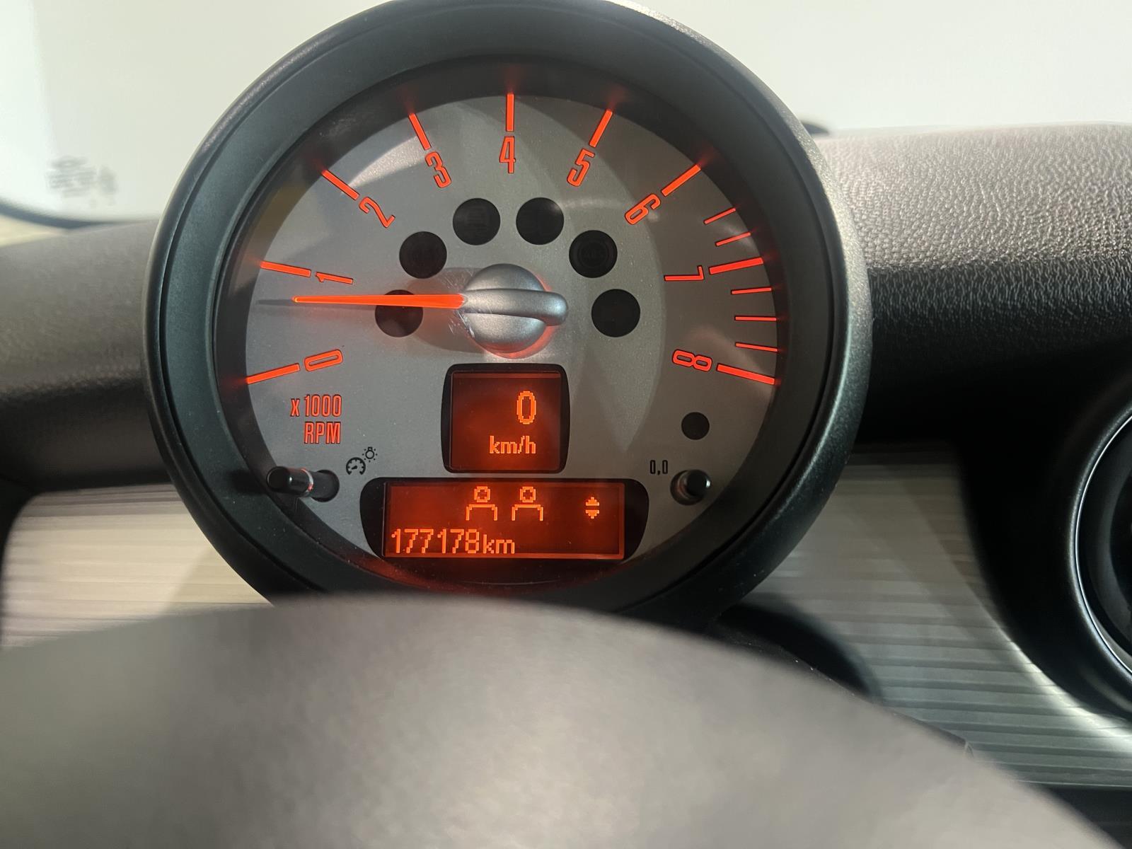 MINI | 3-Door | 1.6 Cooper S Chili | 2011 | 177,178 km | H797GH | No rating