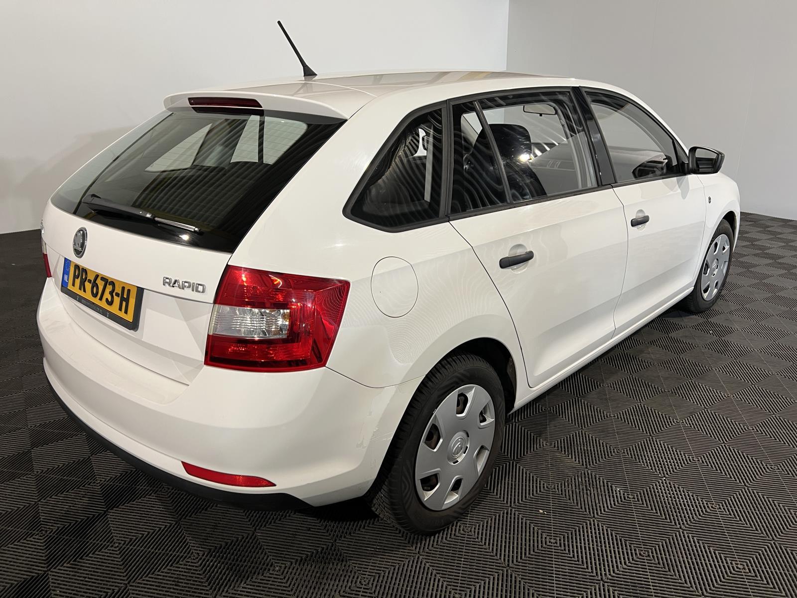 Skoda | Rapid Spaceback | 1.2 TSI Greentech Active | 2014 | 136.987 km | PR673H | Geen oordeel
