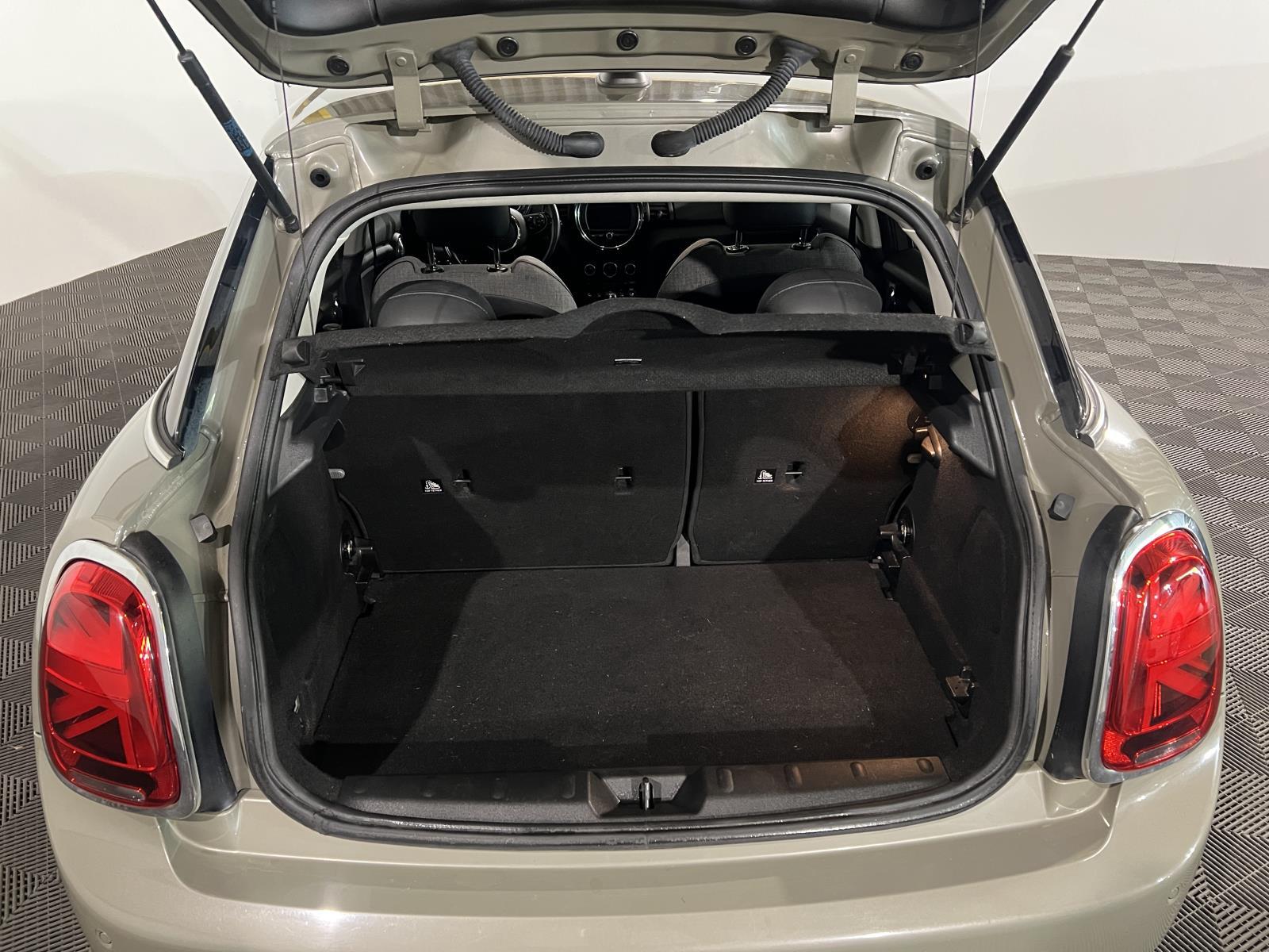 Mini | One | 1.5 One Pepper | 2018 | 117,870 km | L801DZ | No rating