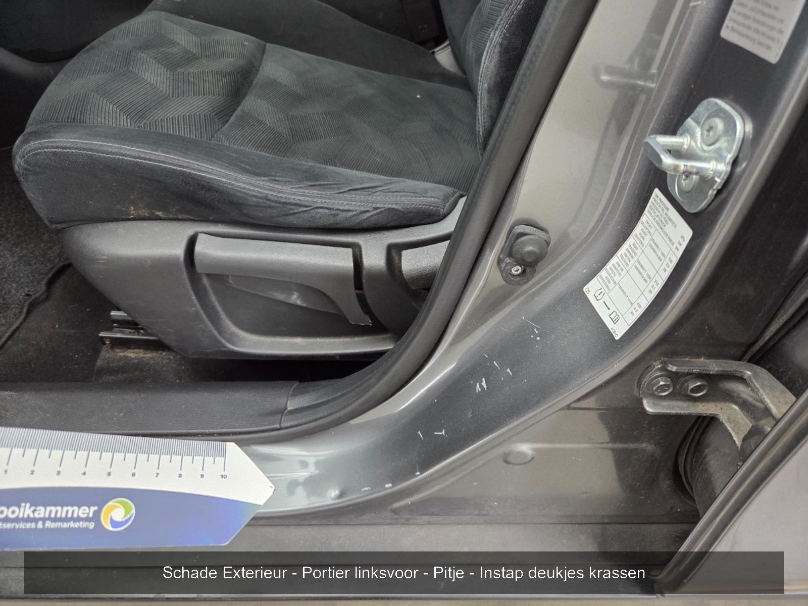 Nissan X-Trail 1.6 DIG-T Connect Edition 7-seater | 2015 | 209,797 km | ZP768F | NAP: No rating