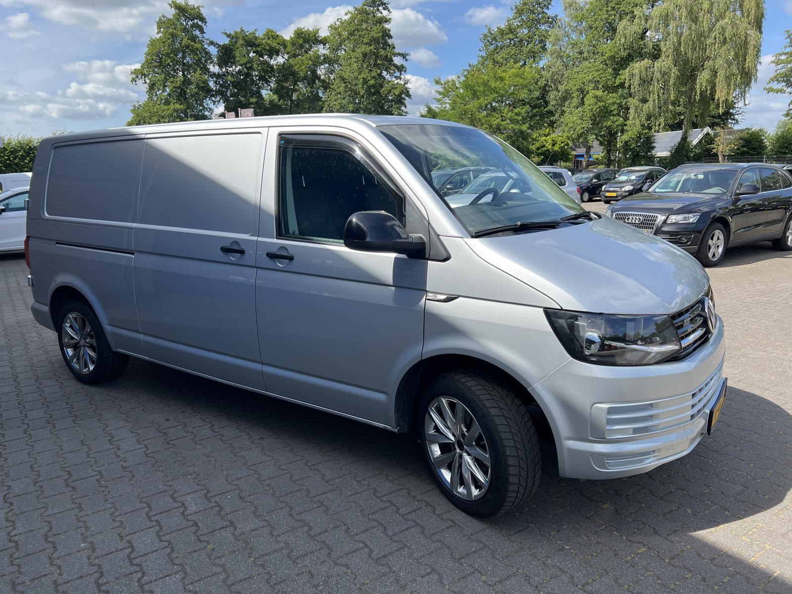 Volkswagen | Transporter | 2.0 TDI L2H1 DC Trendline | 2017 | 271.554 km | V463BH | Logisch
