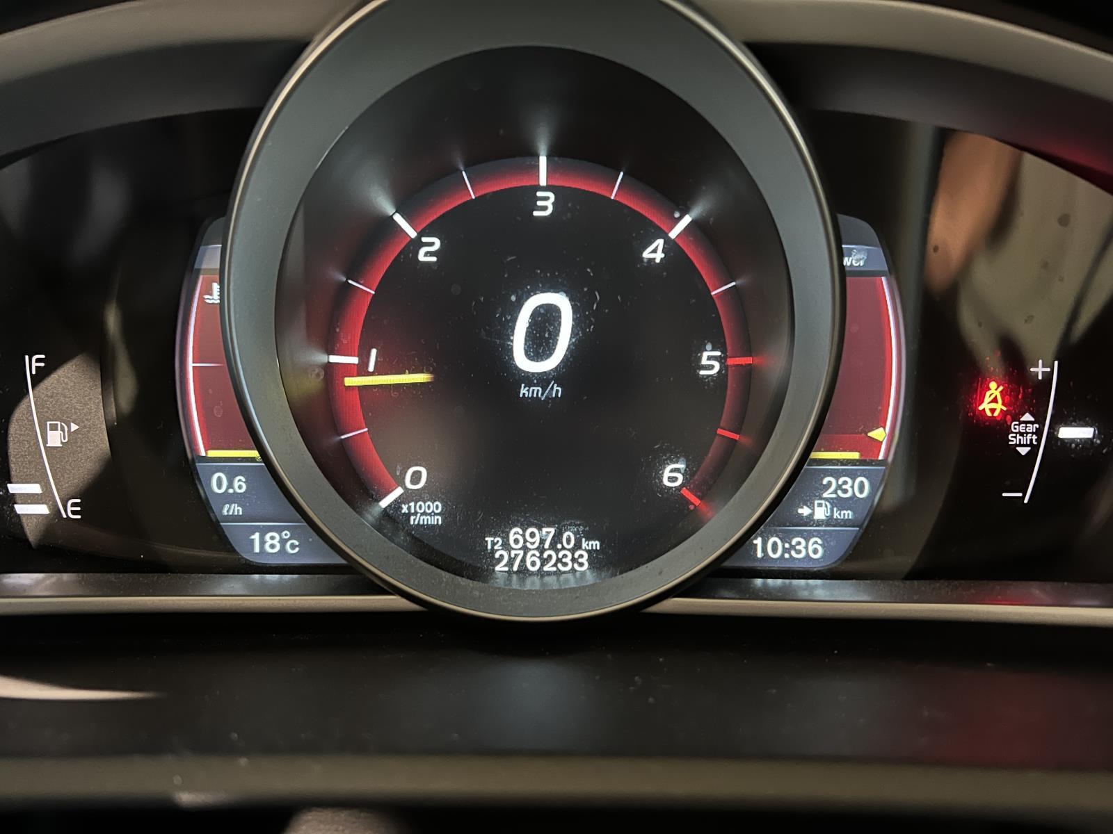 Volvo | V40 | 2.0 D2 Momentum | 2015 | 276.233 km | GG354K | Logisch
