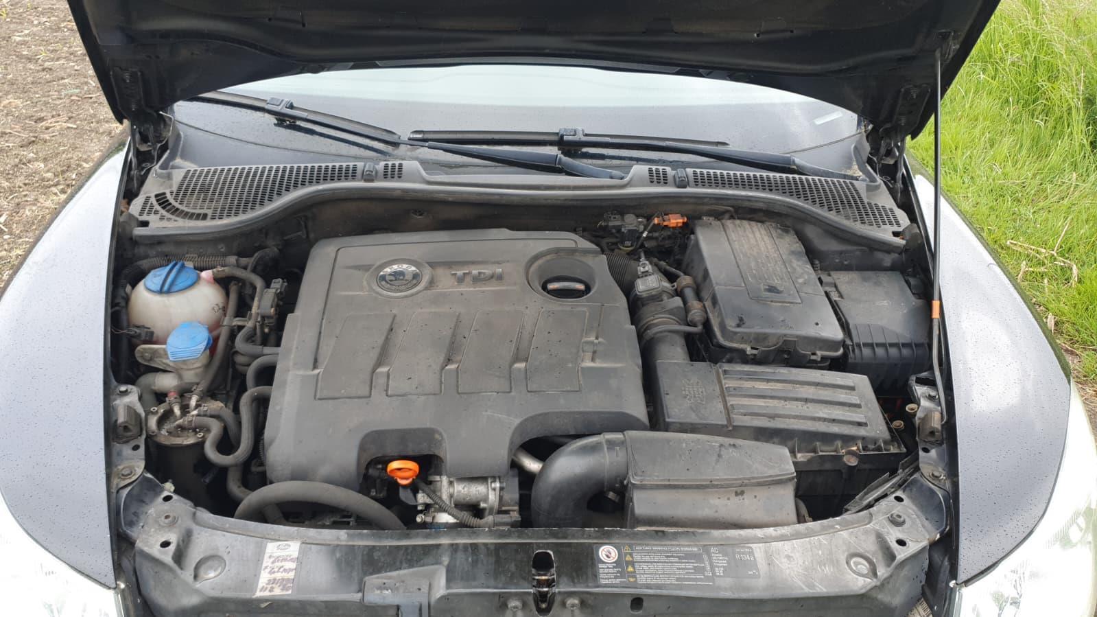 Skoda | Octavia Combi | 1.6 TDI Greentech Arctic | 2013 | 410.329 km | 80ZRL8 | Logisch