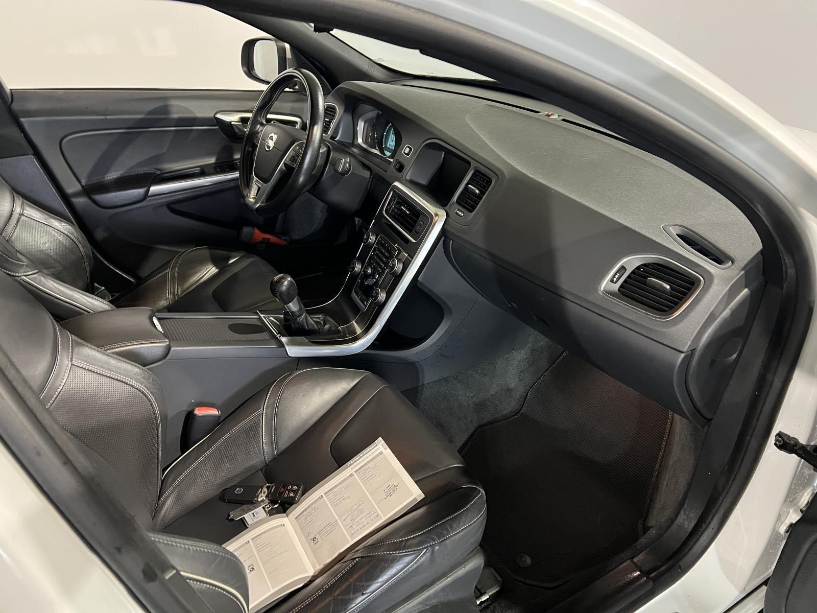 Volvo | S60 | 1.6 D2 R-Design | 2014 | 216.844 km | 8TKD90 | Logisch