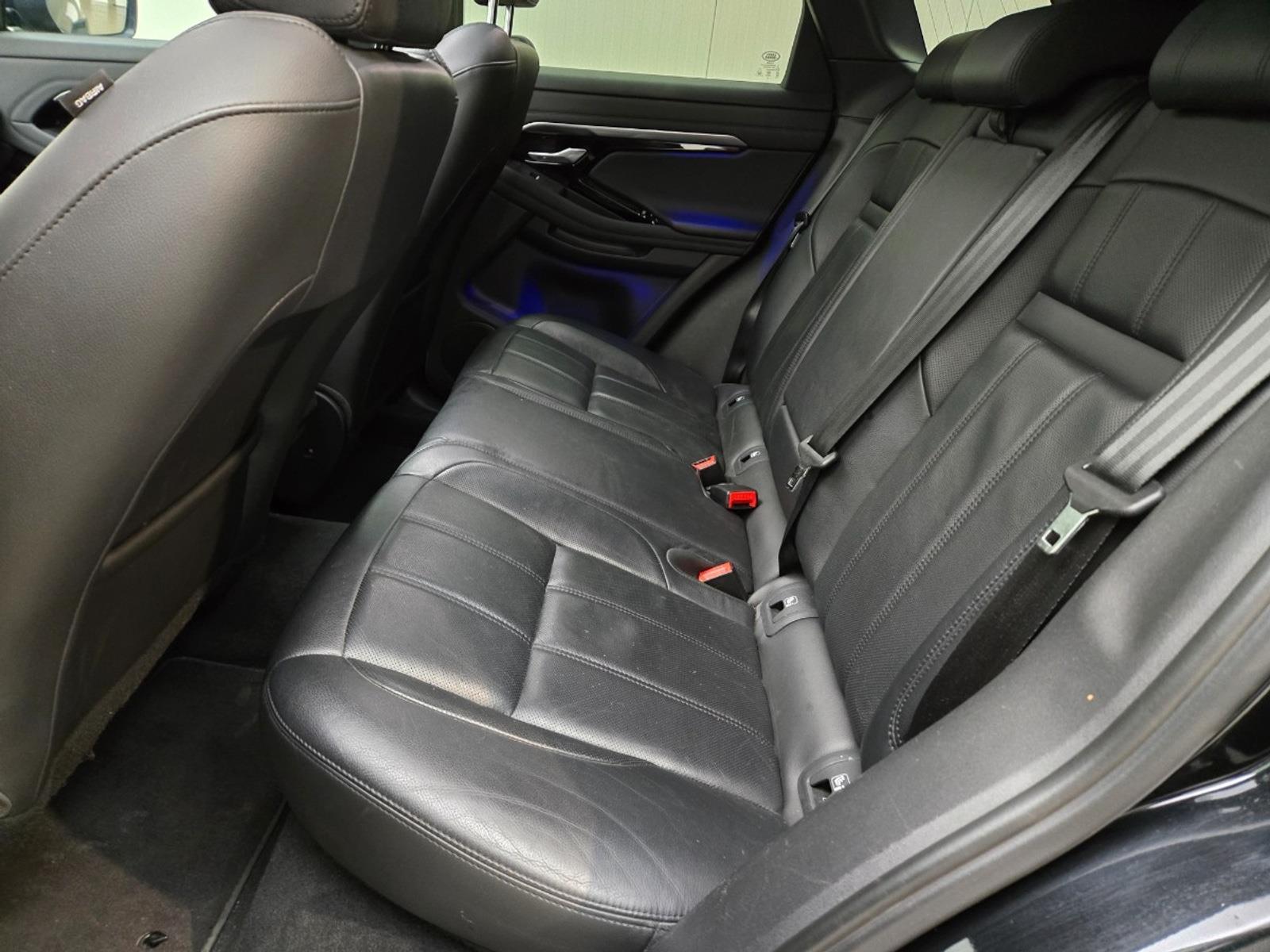 Land Rover Range Rover Evoque 2.0 D150 AWD R-Dynamic SE | 2020 | 148.249 km | Automaat | R027KF | NAP: Geen oordeel